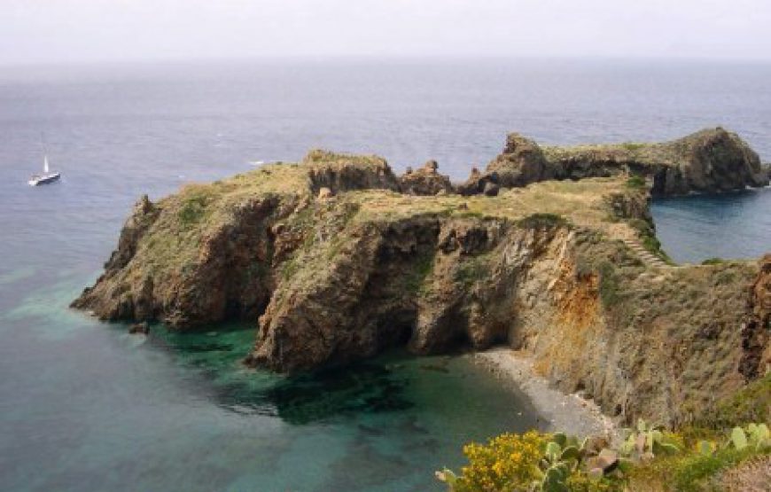 Tour of 6 Aeolian Islands: Vulcano, Lipari, Panarea, Stromboli, Filicudi and Alicudi